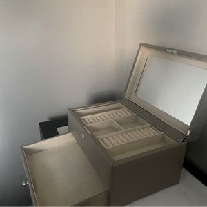 LUXURY LEATHER JEWELRY BOX
